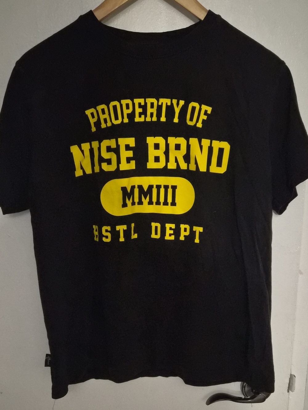 Nise Brnd Men's Black Short Sleeve Tee with Yellow Logo